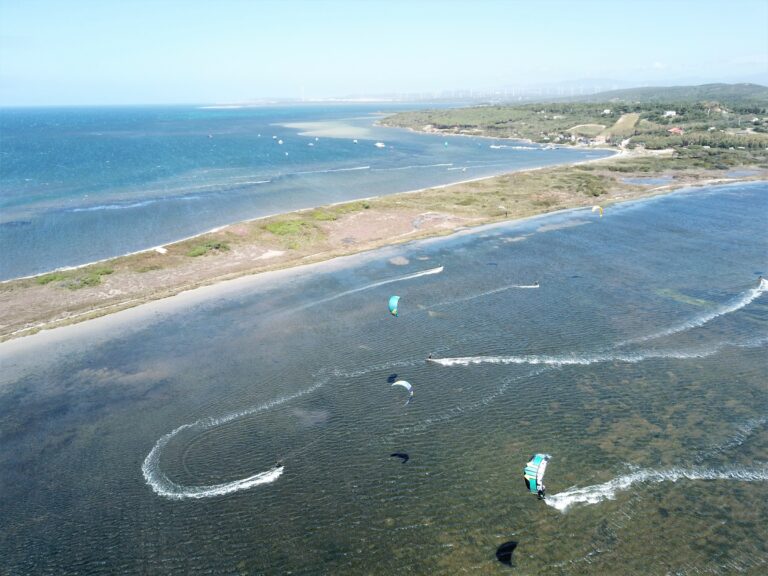 Punta Trettu, il miglior kite spot con acqua piatta e bassa perfetto per imparare il kitesurf